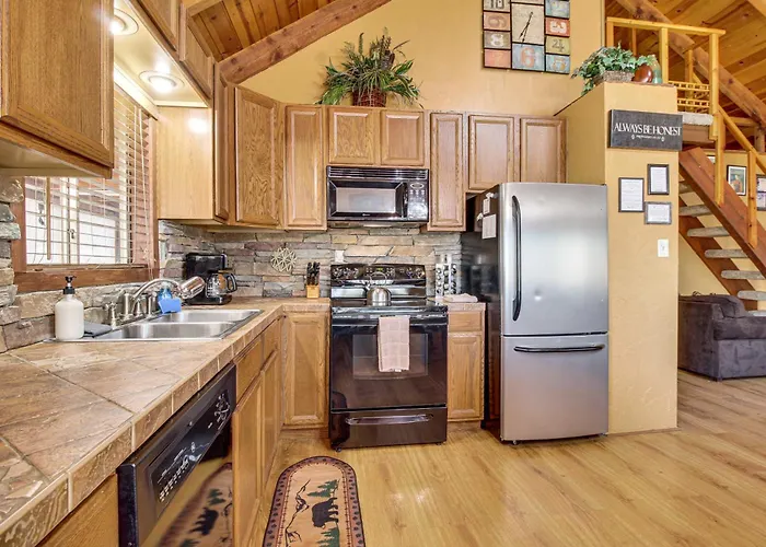 Near Scenic Trails! Woodsy Log In Lakeside Holiday home Pinetop-Lakeside