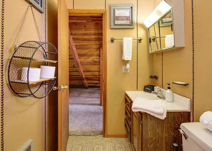 Holiday home Near Scenic Trails! Woodsy Log In Lakeside Pinetop-Lakeside